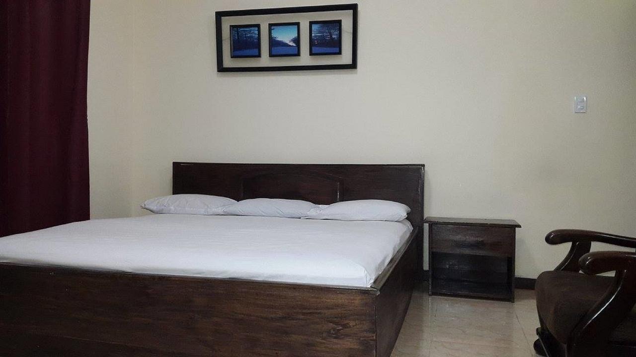Maryland Guesthouse Monrovia Zewnętrze zdjęcie